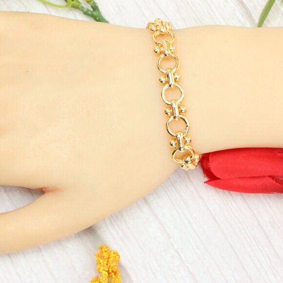 "Trendy Handmade Bracelet – A Thoughtful Gift for Girls & Women | UNVRC1608 - Picture 4 of 10